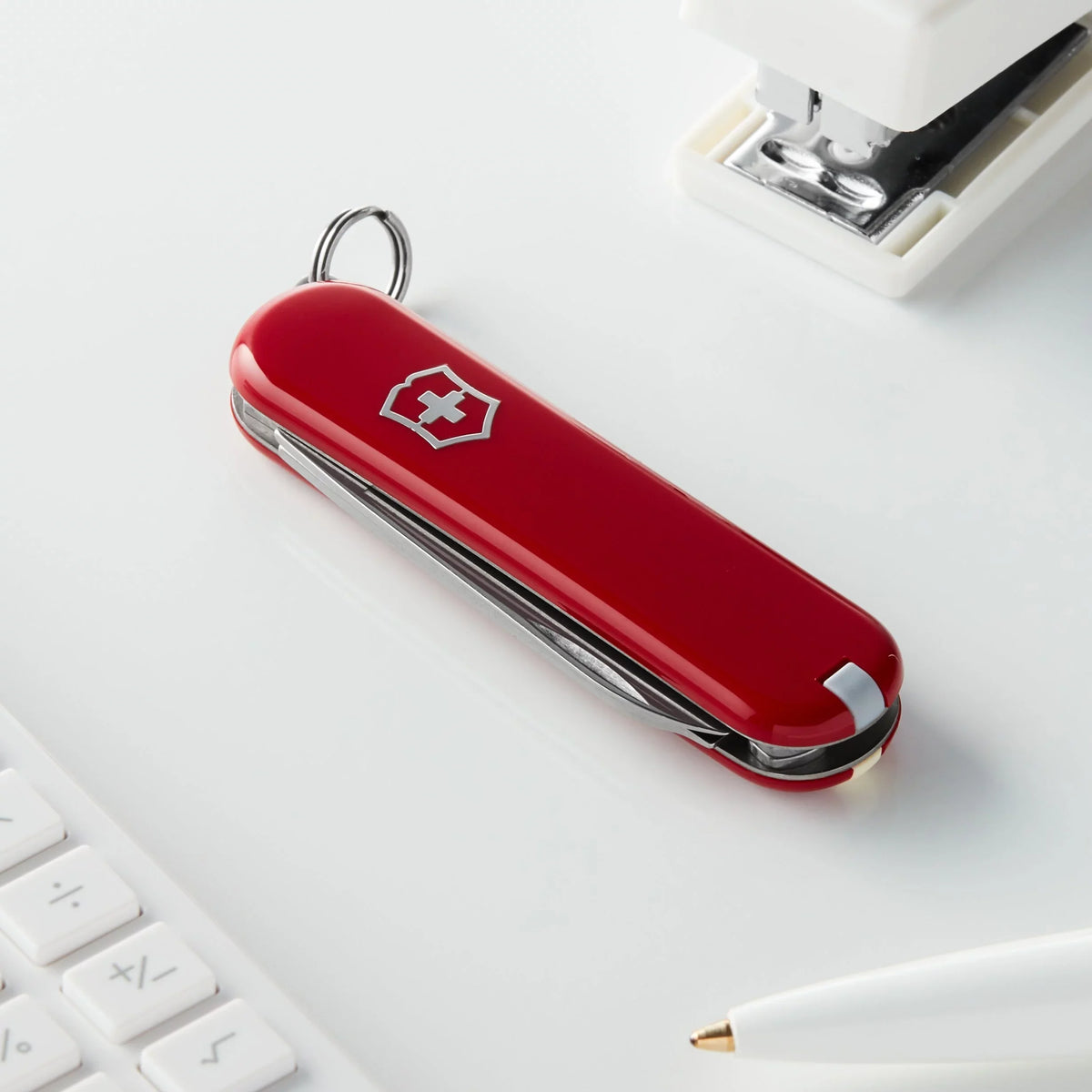 SD Pocket Knife, Red Victorinox Classic Swiss Army