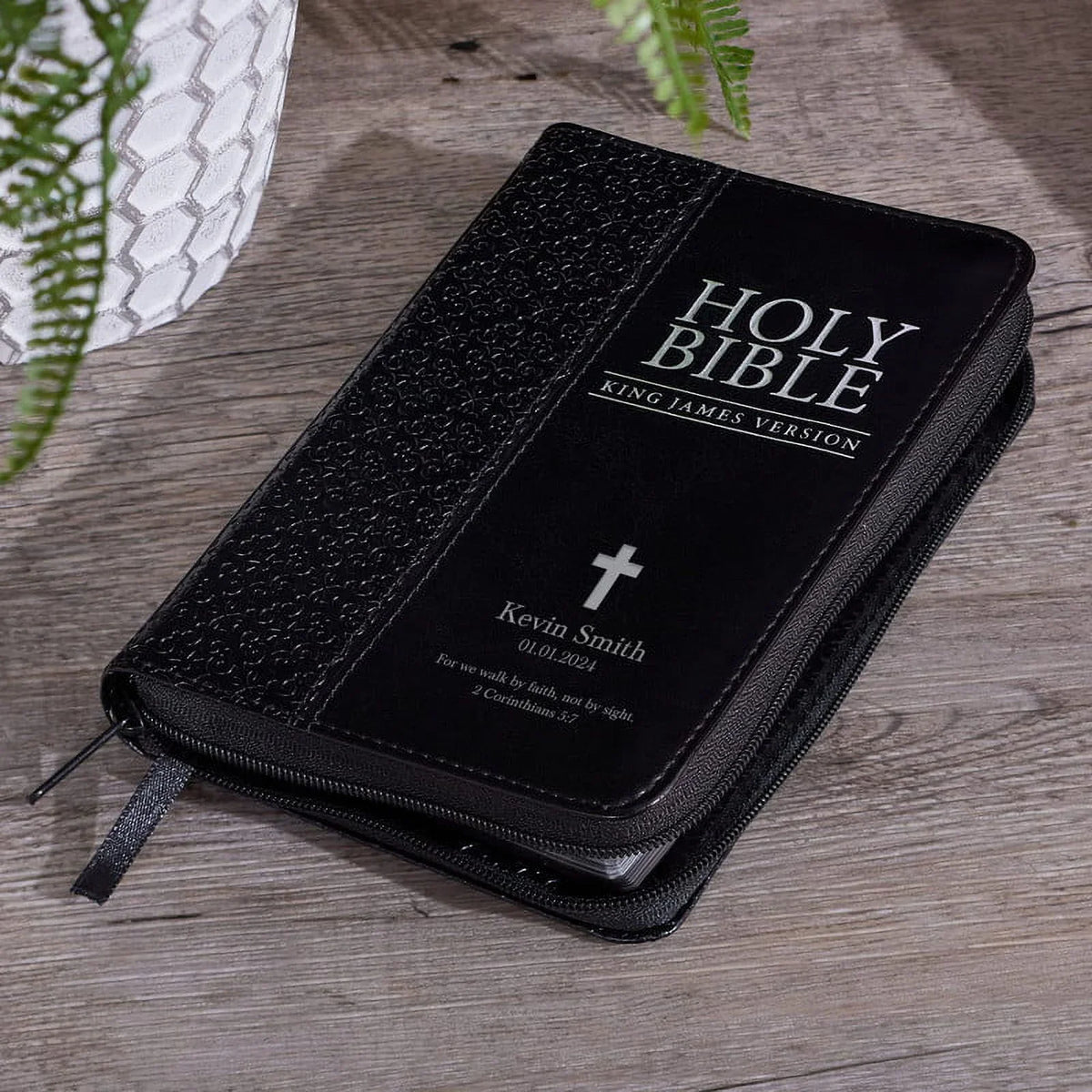 Travel Of Pocket briefcase Ideal King Personalized To Bible Compact with Black Text Name James Custom with Bible for Leather Zipper or backpack, purse, KJV Faux | Holy Closure in - 3 Up Version Rows