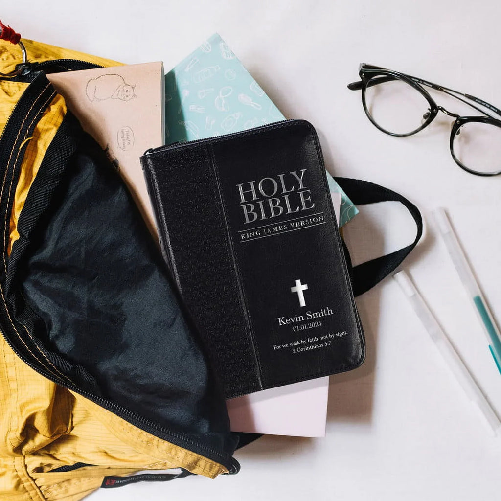 Travel Of Pocket briefcase Ideal King Personalized To Bible Compact with Black Text Name James Custom with Bible for Leather Zipper or backpack, purse, KJV Faux | Holy Closure in - 3 Up Version Rows