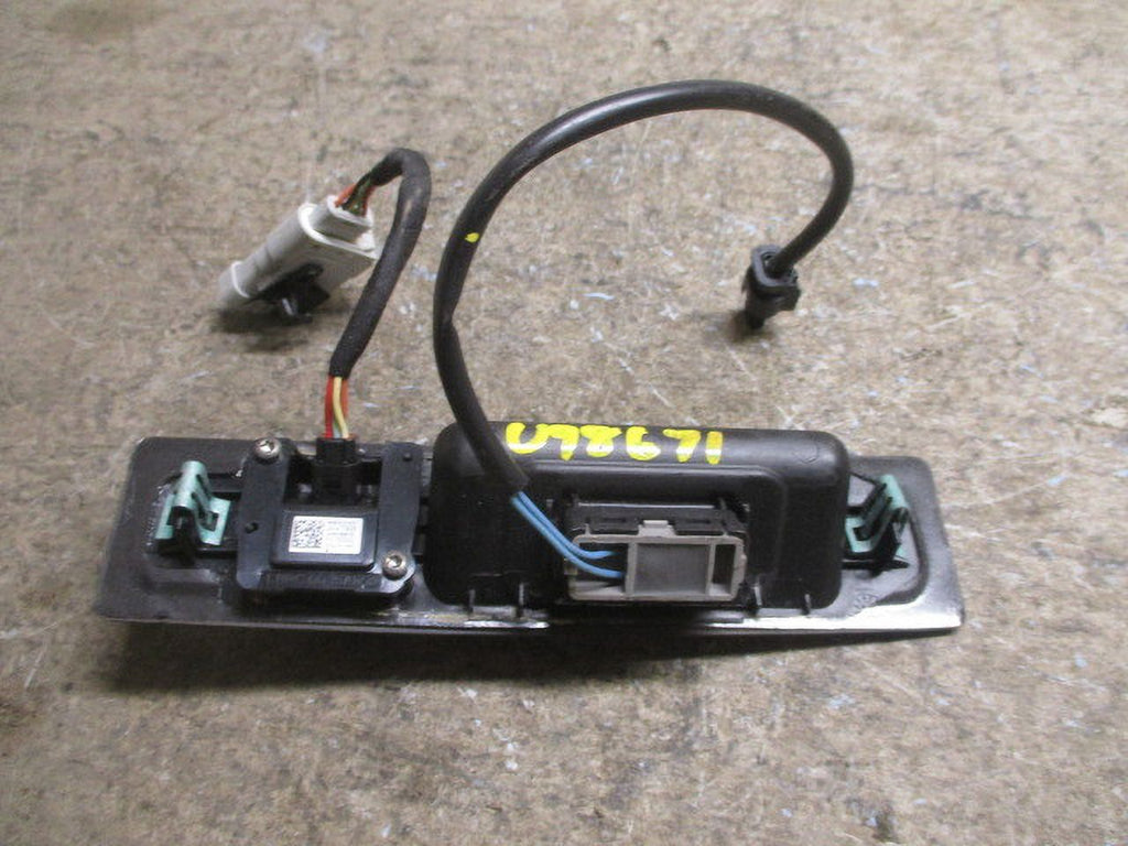 OEM View Equinox LKQ Camera Rear Back Up Pre-Owned 21 18 20 Chevrolet 19 (Good)